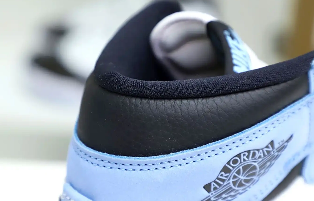 1 HIGH RETRO 'UNIVERSITY AIR JORDAN OG 0413